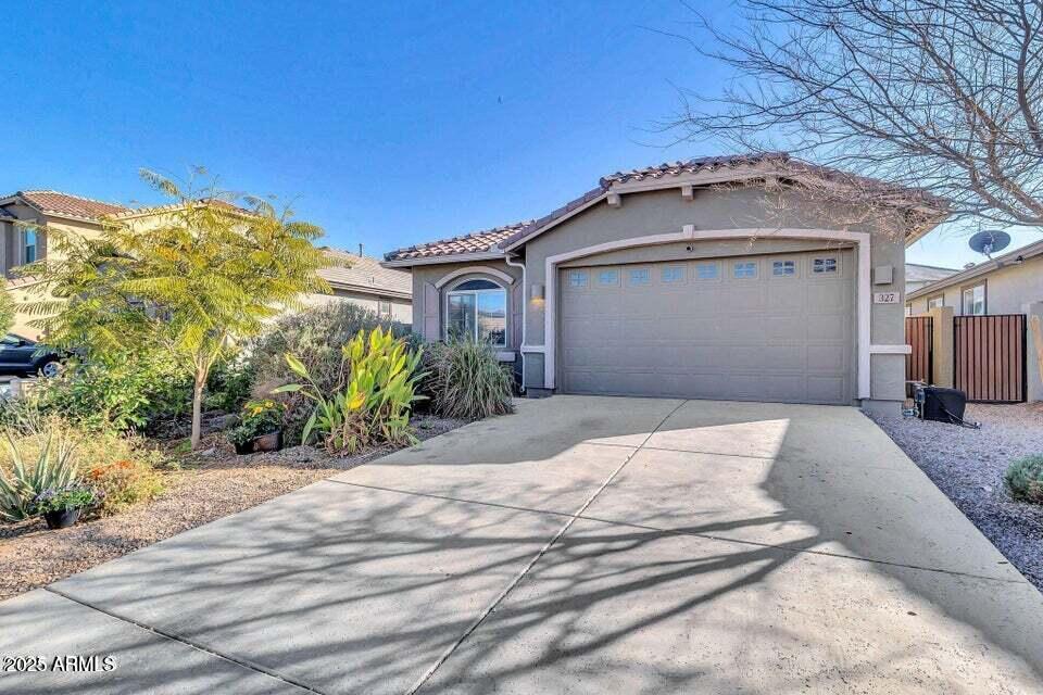 327 West Tamarack Drive